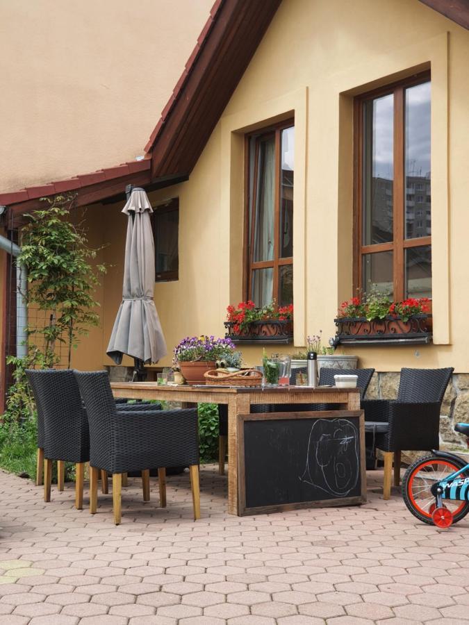 U Alenky Na Zahrade Bed & Breakfast Smizany Bagian luar foto