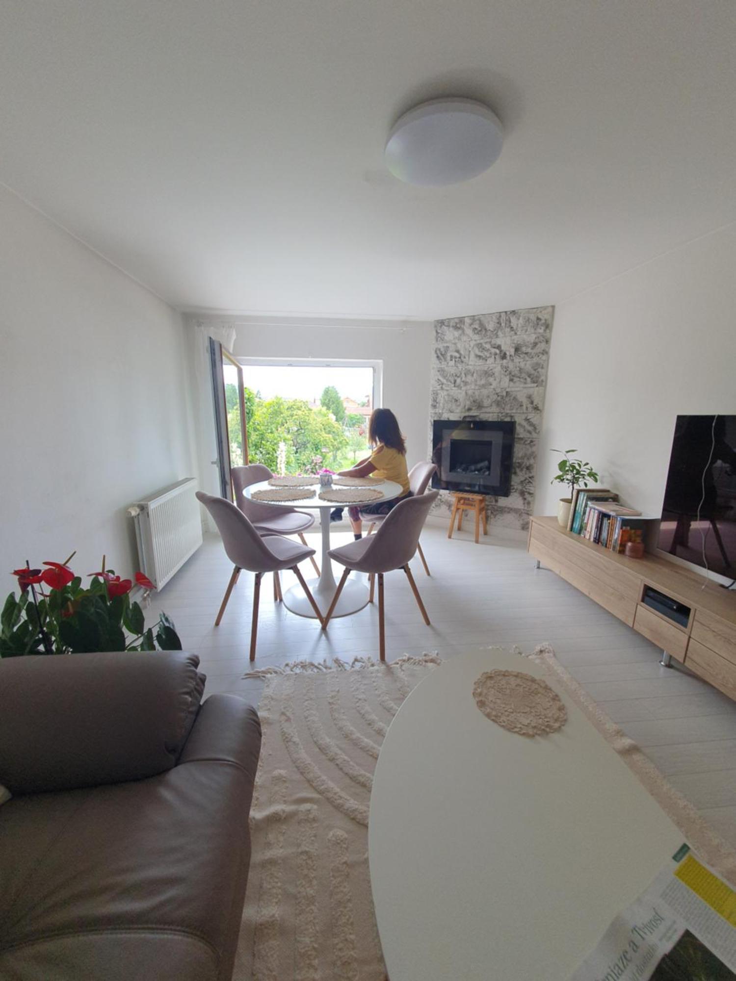 U Alenky Na Zahrade Bed & Breakfast Smizany Ruang foto