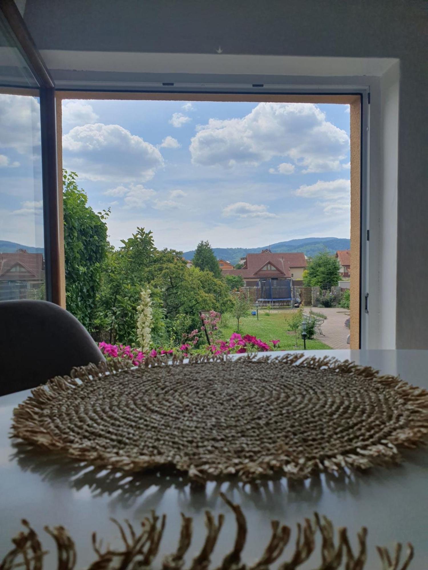 U Alenky Na Zahrade Bed & Breakfast Smizany Ruang foto